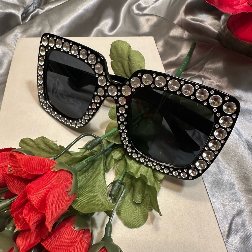 🌹Black Rhinestone BLINGED OUT OVERSIZED Square Frame Women's Sunglasses - EUC